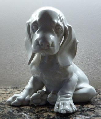 ALLACH PORCELAIN SITTING DACHSHUND. NUMBER 2