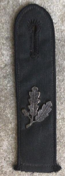 HJ LEADER SHOULDER BOARD. EX P. BAKER.