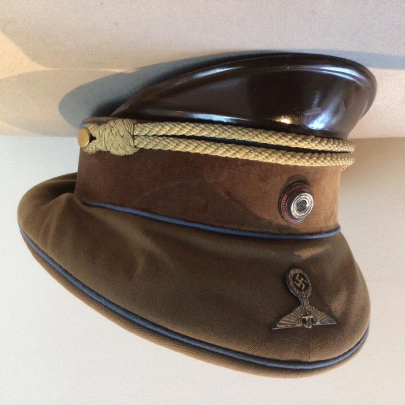 NEAR MINT EARLY POLITICAL LEADERS VISOR.