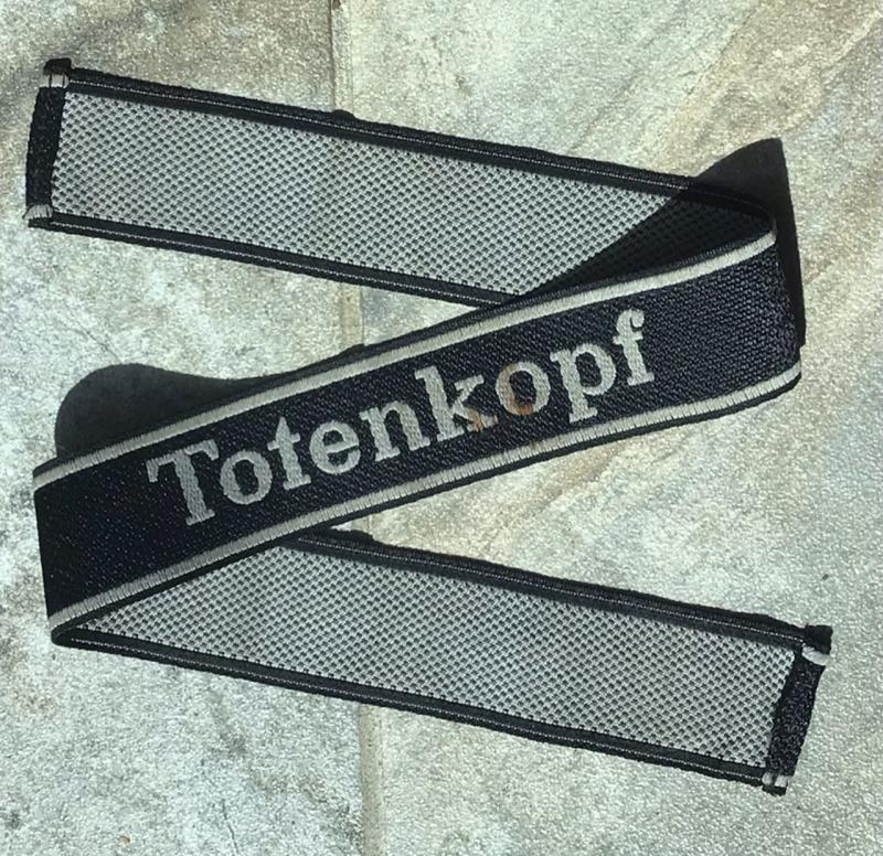 SCARCE BEVO WOVEN TOTENKOPF CUFFTITLE.