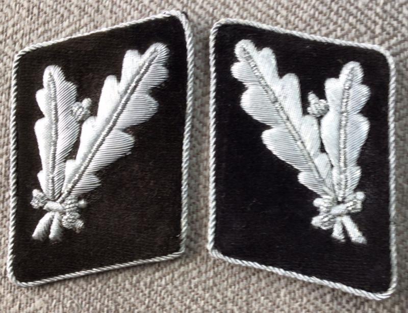 SUPERB PAIR SS OBERFUHRER TABS.