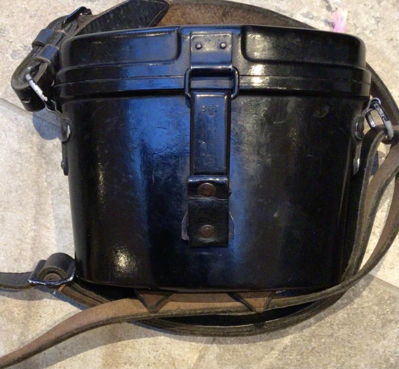 MINTY CASED ZEISS DIENST GLASS.