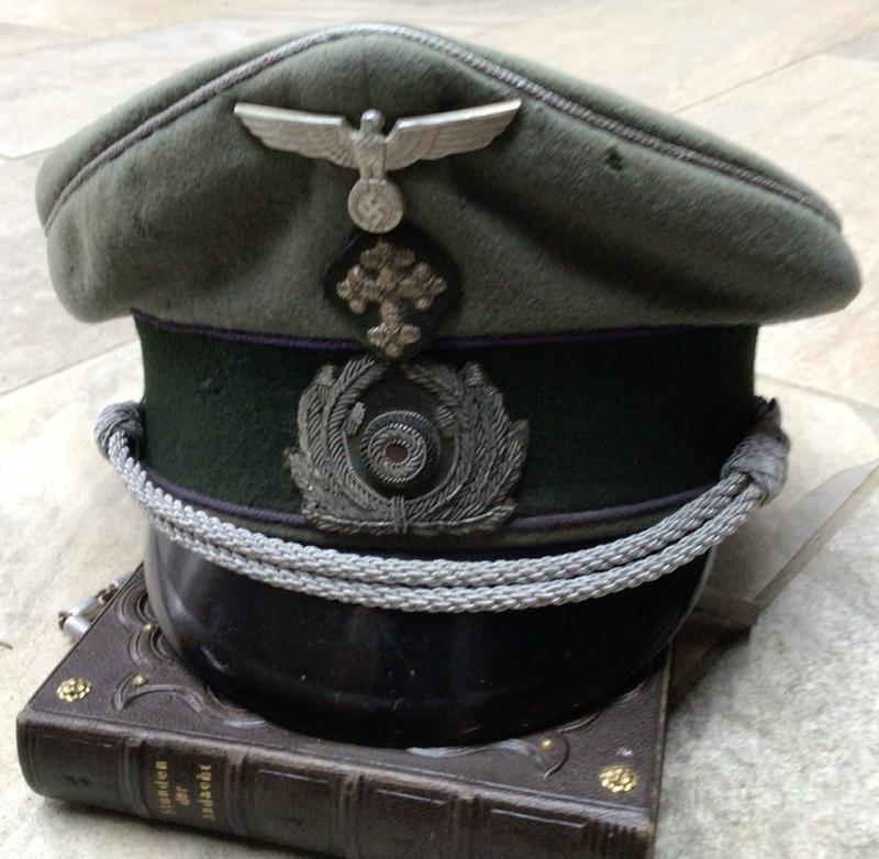 WEHRMACHT EARLY FIELD PADRES VISOR GROUP.