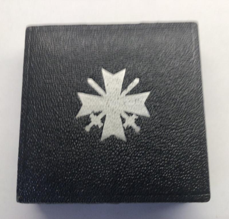 KVK 1 W/SWORDS, MINT CASE DESCHLER CROSS.