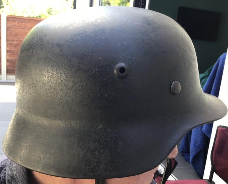SINGLE DECAL M40 CIRCA1943 LUFTWAFFE HELMET.