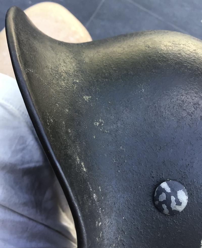 SINGLE DECAL M40 CIRCA1943 LUFTWAFFE HELMET.